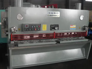 Sheet Metal Shearing Machine