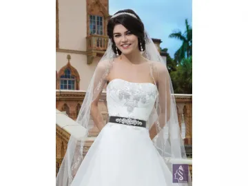 B002 Wedding Gown