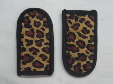 Kitchen Textile Set (Textile with Leopard Pattern)