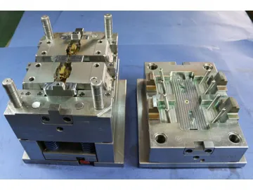 Plastic Injection Mould (Offering Electronic Products Mould)