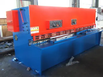 Sheet Metal Shearing Machine