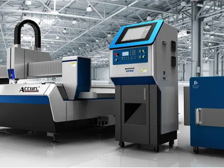 700w CNC Fiber Laser Cutting Machine