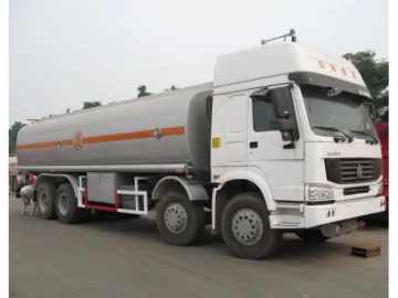 8x4 Oil Tank Truck